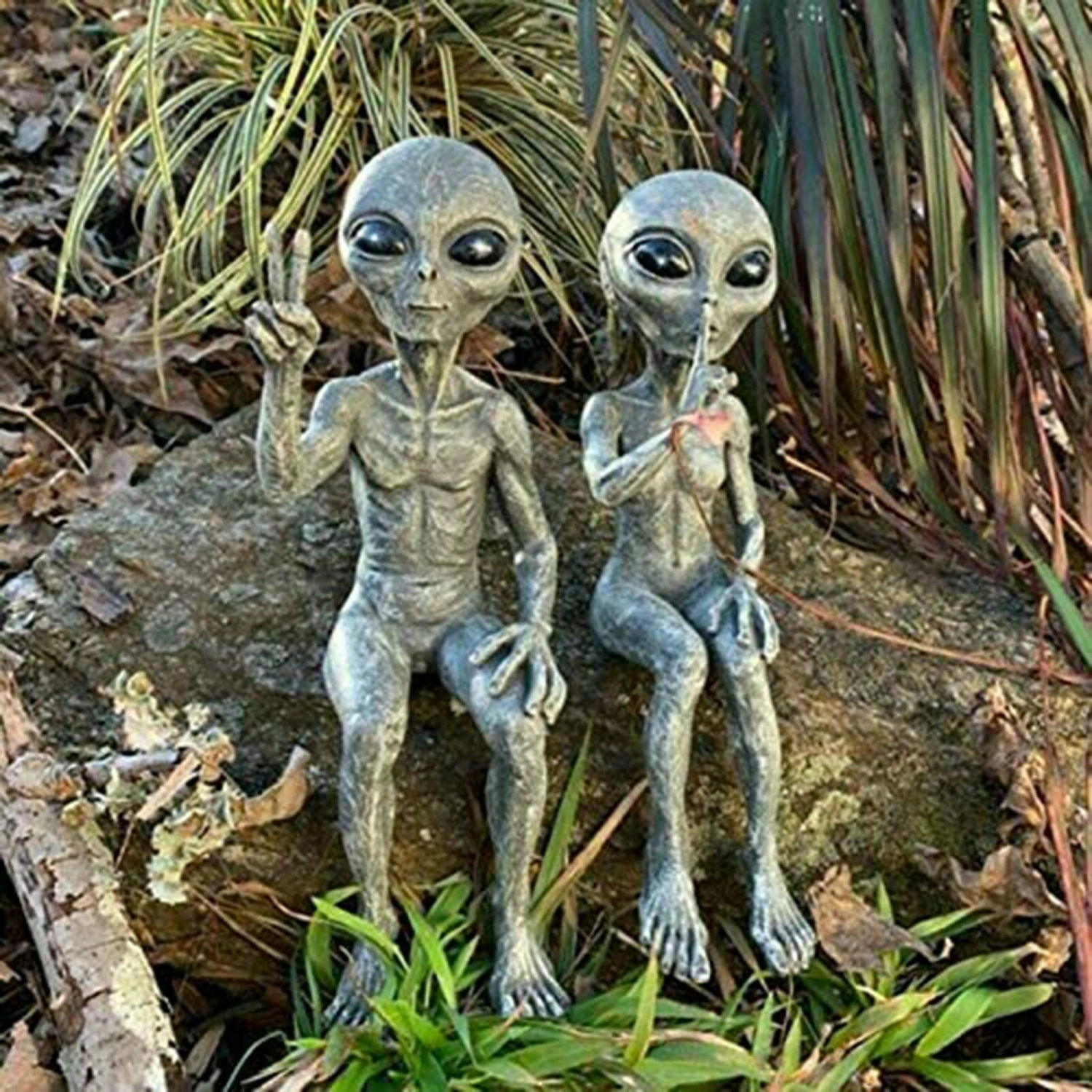 Outdoor Alien Statue, Art Outer Space Decoration Sitting Statuette