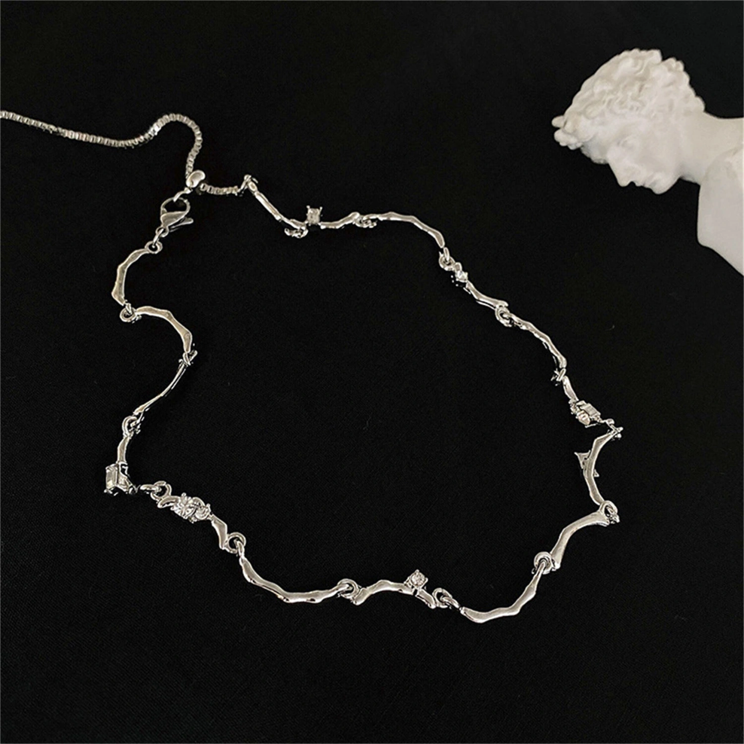 Women Circle Necklace Dainty Weave Choker Necklace Statement Jewelry