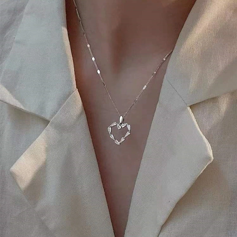 Women Simple Style Necklace with Hollow Out Heart-shaped Pendant