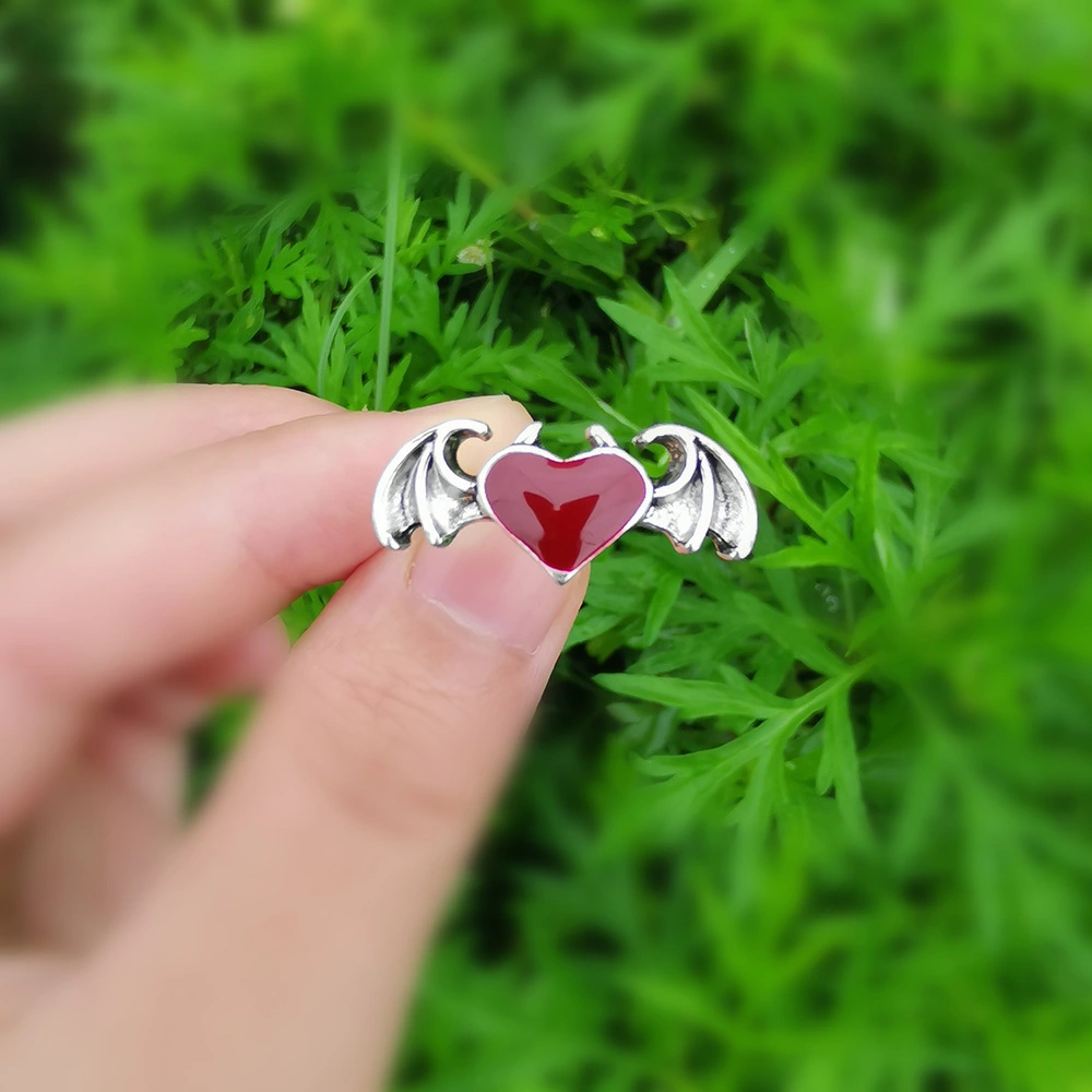 Vintage Heart Finger Ring, Female Adult Metal Alloy Punk Jewelry