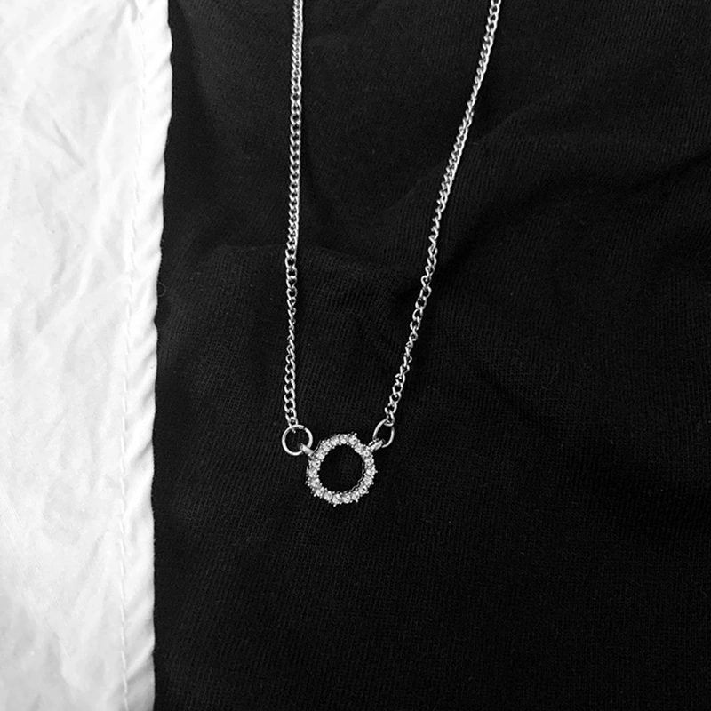 Women's Necklace, Diamond-Studded Geometric Circle Clavicle Chain
