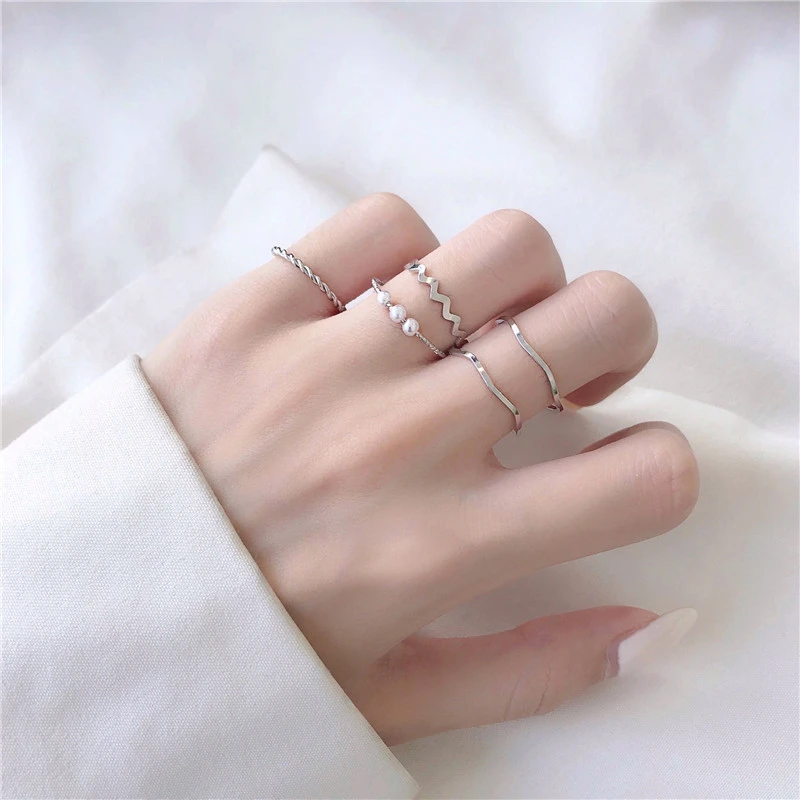 5pcs Women Rings, Gold/Silver Wavy Pearl Ring Combo Jewelry Gift 