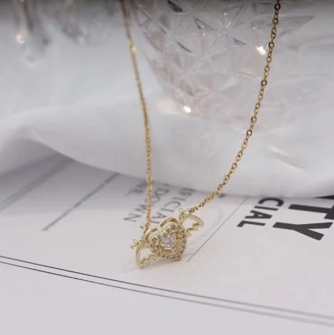 Women Necklace, Alloy Heart Shape Pendant Lightweight Clavicle Chain