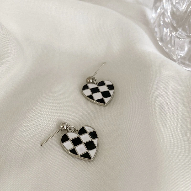 Women Alloy Earrings, Heart Shaped Checked Dangle Ear Pendant