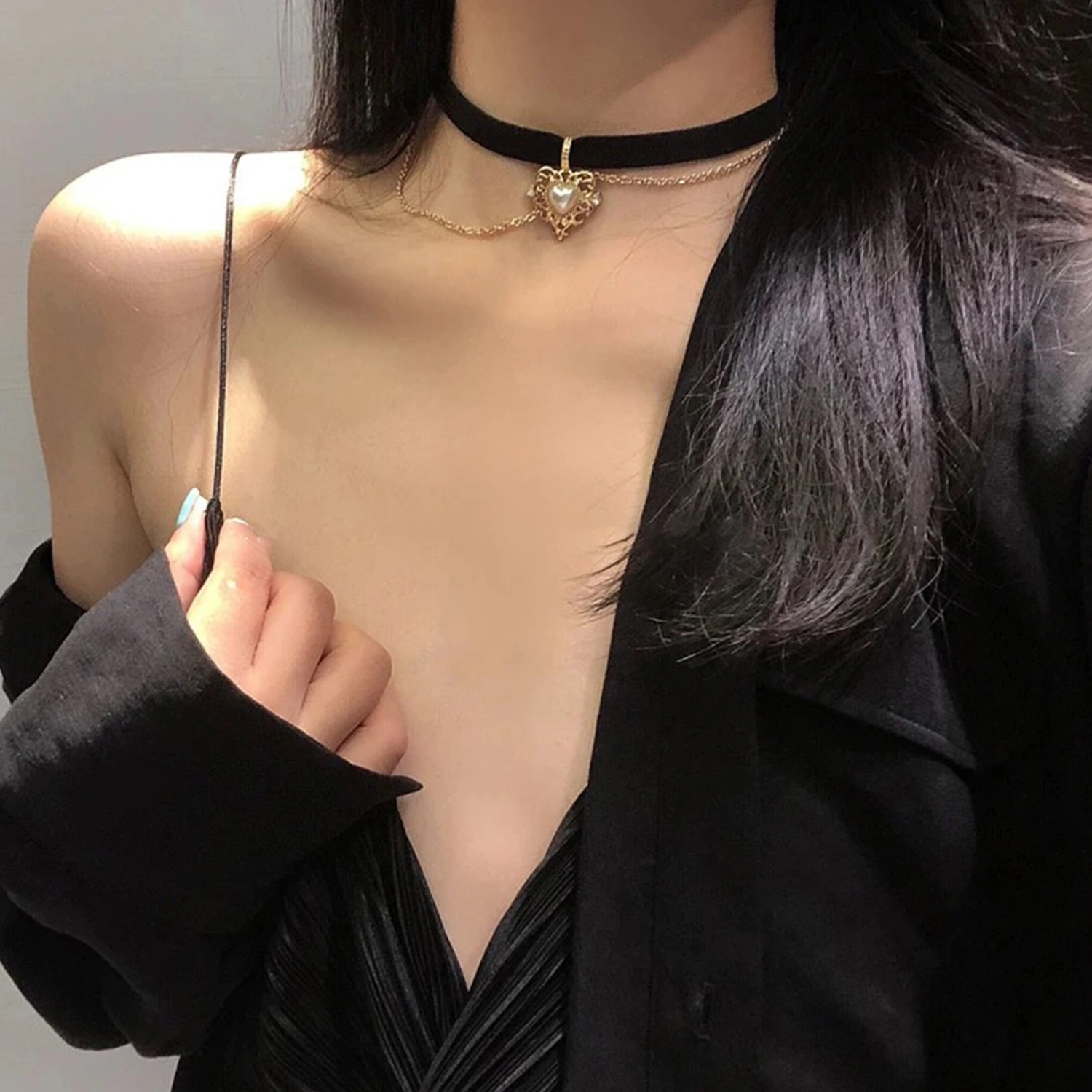 Ladies Necklace Pearl Embellished Gold Heart Pendant Clavicle Chain