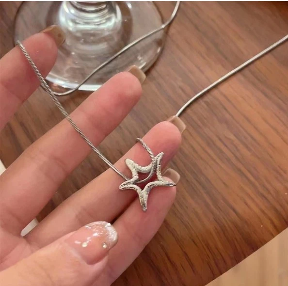 Women Starfish Necklace Charm Chain Sweater Necklaces with Pendant