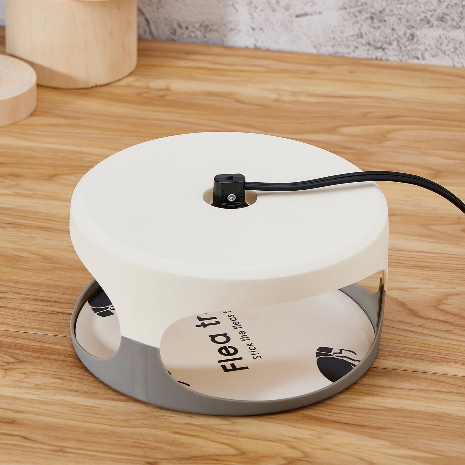 Sticky Dome Flea Trap Odorless, Non-Toxic, Natural Insect Traps