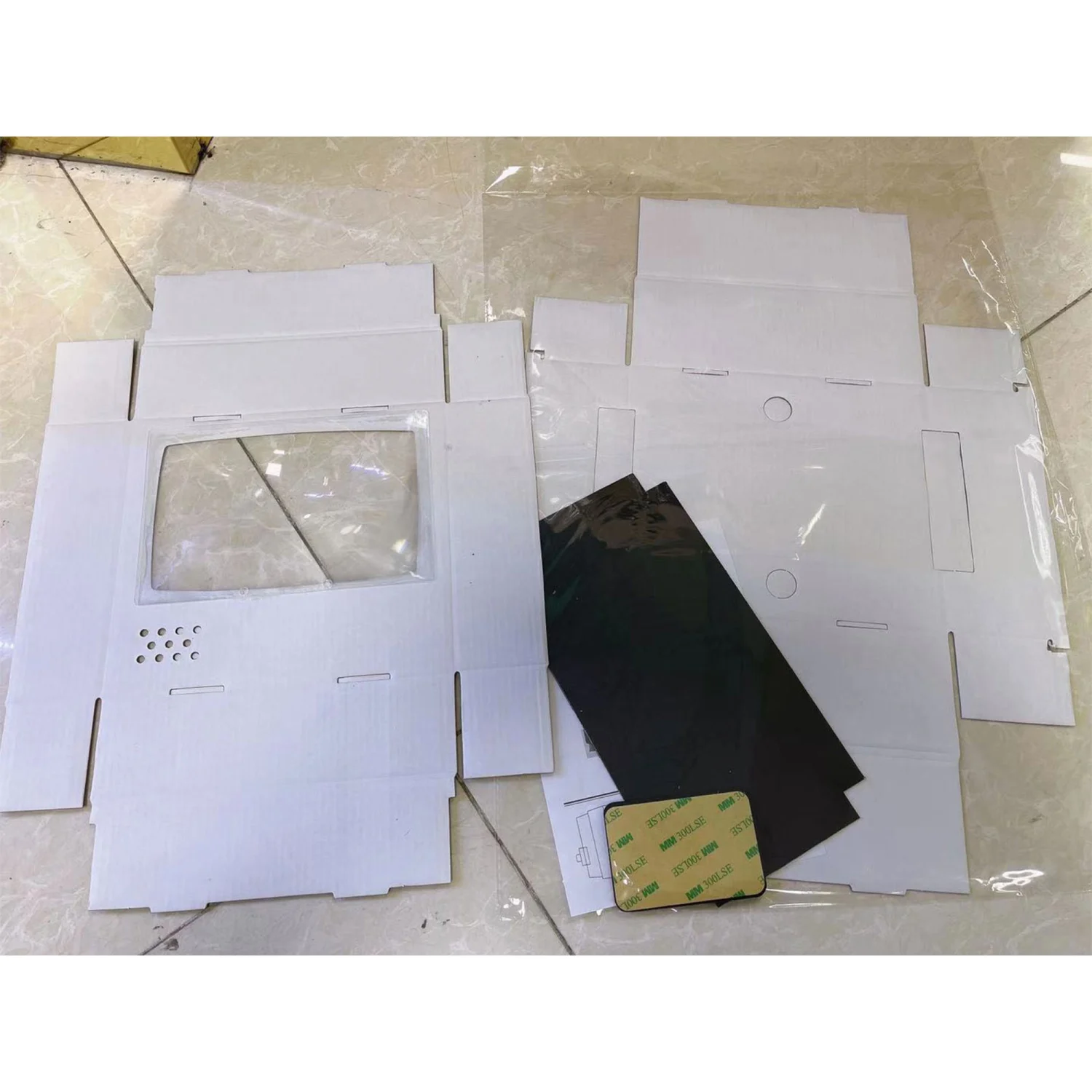 DIY Mini TV Phone Screen Magnifier Curved Screen Fully Enclosed Design