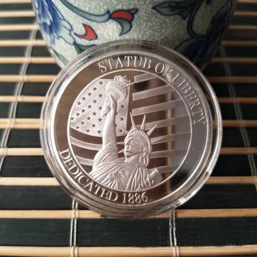 Statue of Liberty Commemorative Coin, American Flag  Cool Color Coin