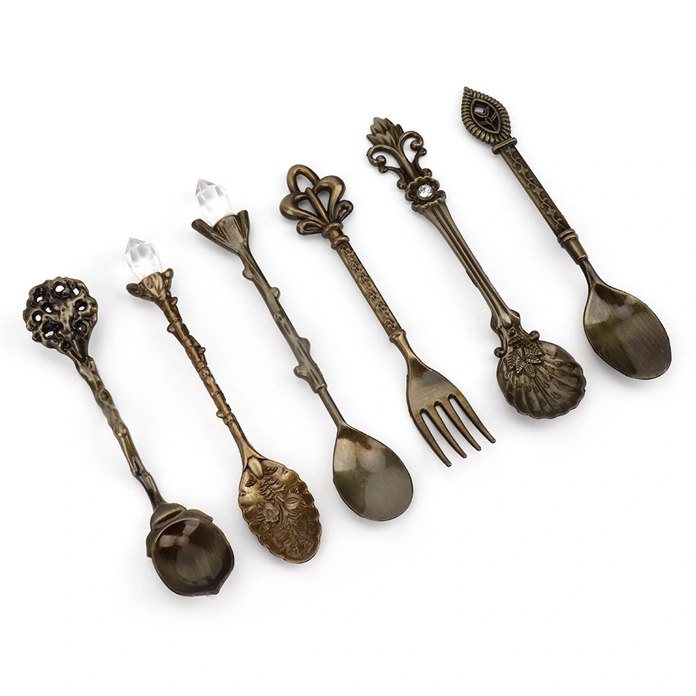 6Pcs Set Innovative Vintage Retro Zinc Alloy Spoons Fork Set Cutlery Kitchen Accessory(Green Bronze (HeartShaped Fork Handle) )