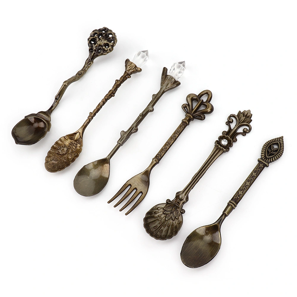 6Pcs Set Innovative Vintage Retro Zinc Alloy Spoons Fork Set Cutlery Kitchen Accessory(Green Bronze (HeartShaped Fork Handle) )
