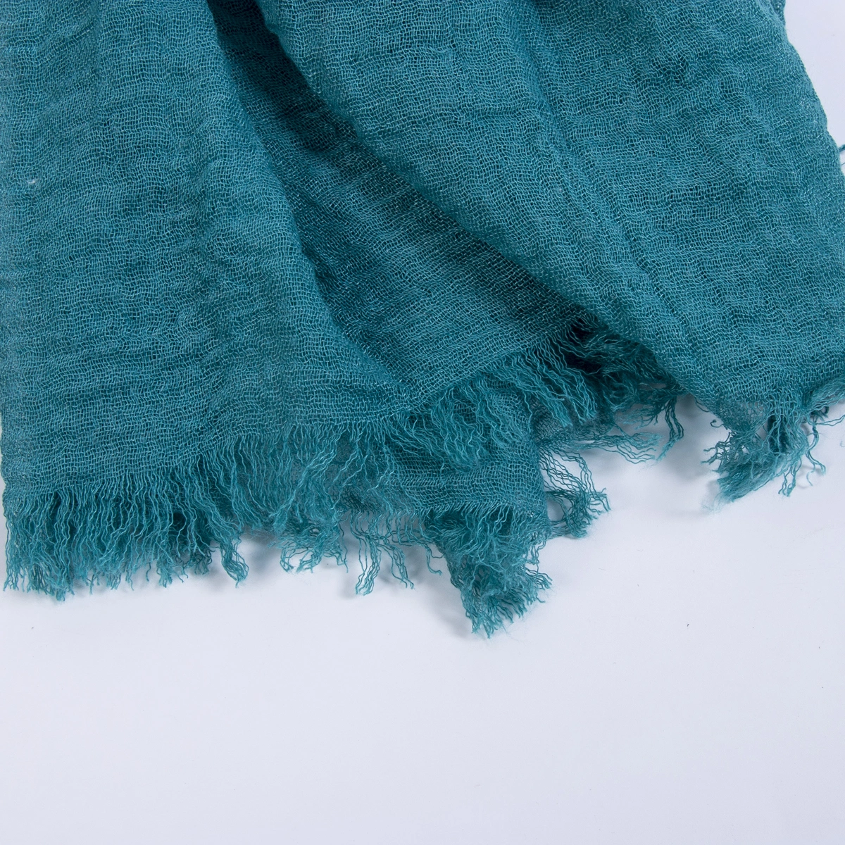 Women Soft Bubble Plain Wrinkle Hijab Solid Color Scarves with Fringes
