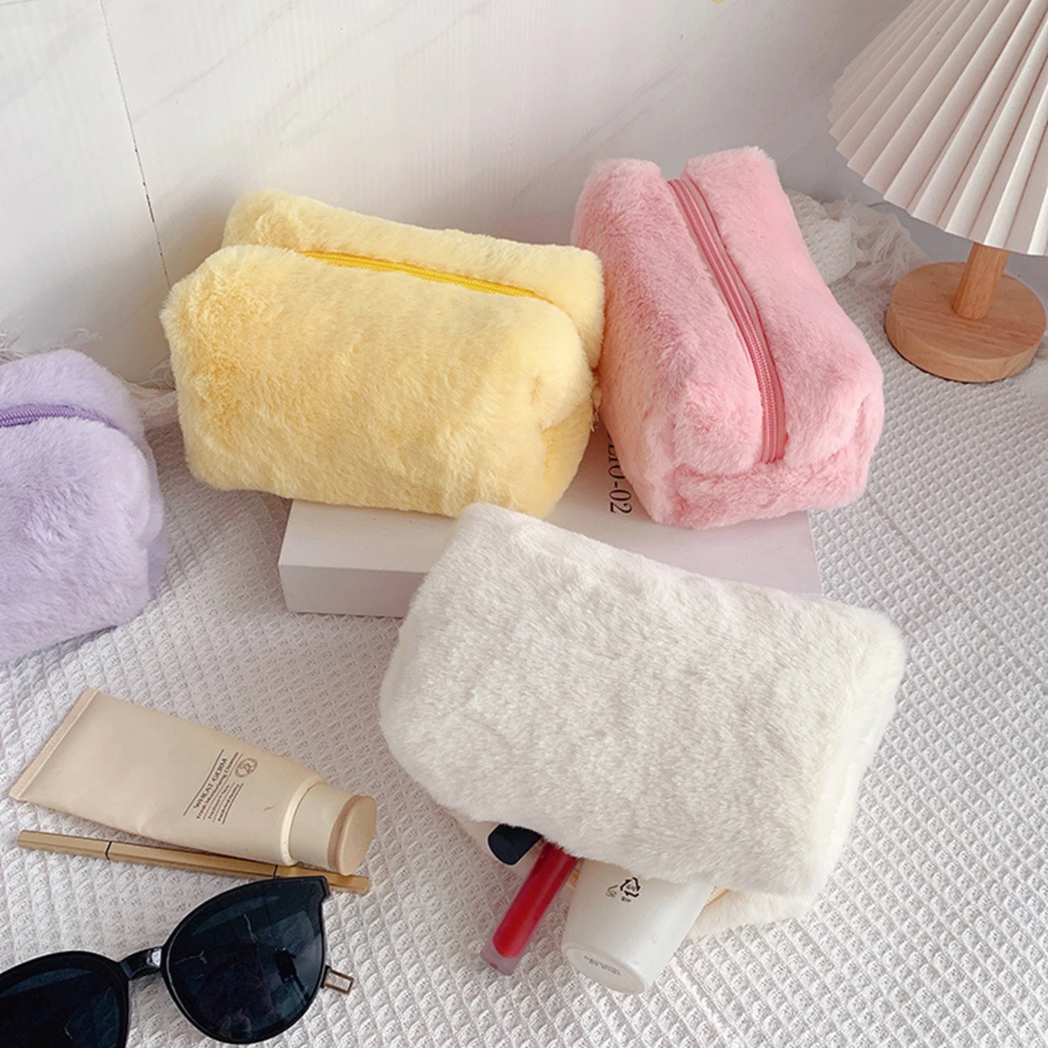 Plush Makeup Bag Lovely Soft Plush Fluffy Makeup Bag Fluffy Makeup Bag Portable Cosmetics Bag for Girls Beige