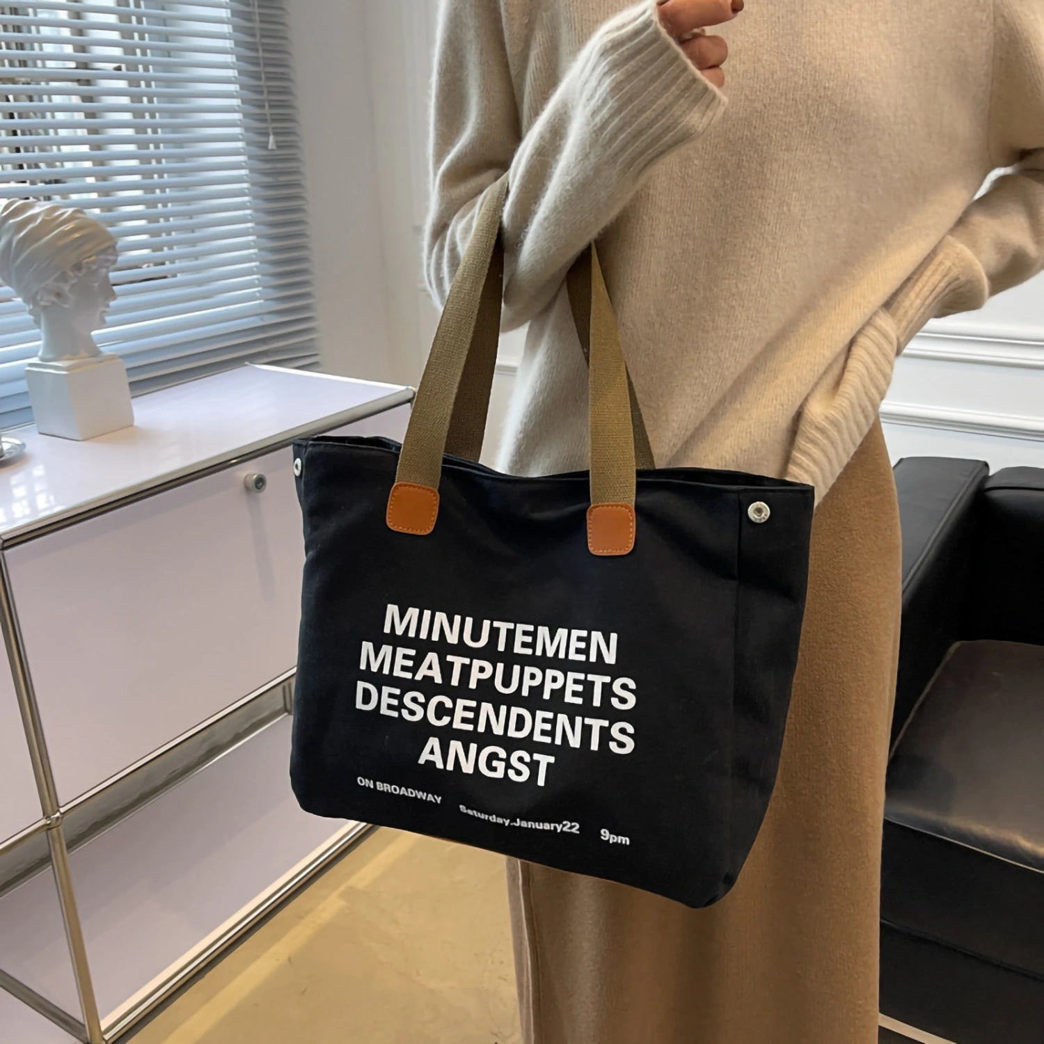 Simple Canvas Bag Casual Fashionable Exquisite Large Capacity Canvas Tote Shopping Bag with Handle for Women and Men Black