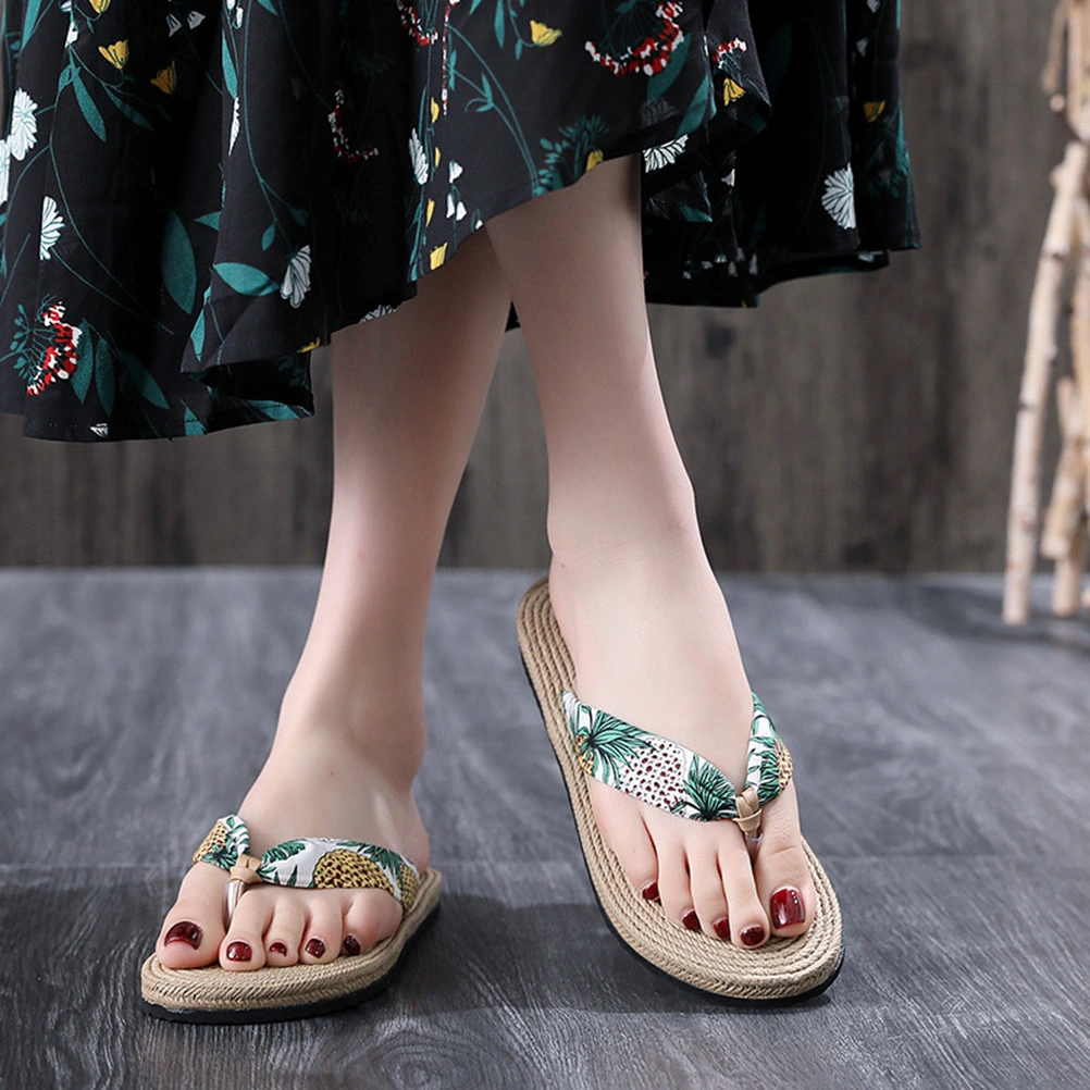 1 Pair Women's Slippers Wedges Imitation Straw Flat Floral Casual Travel Simple Beach Shoes Bohemian Outgoing Sandals Slippers Size 38 (Random Pattern)