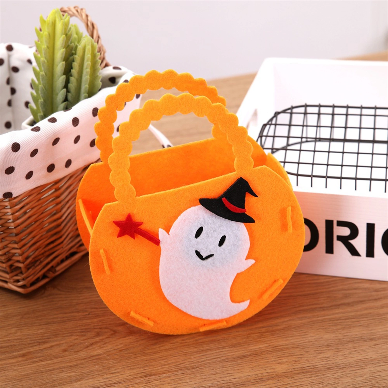 Halloween Bat/ Pumpkin/ Witch/ Ghost Candy Bag with Hand Grip