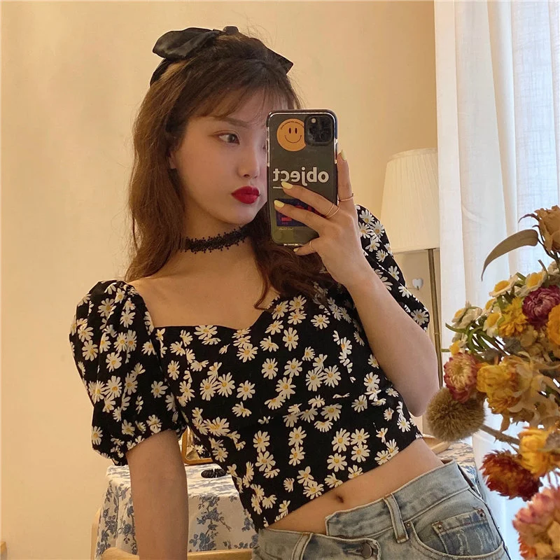 Female Crop Top, Daisy Print Square Neck Short Puff Sleeve Pullover