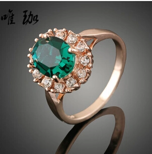 Ladies Ring Shiny Rhinestone Emerald Crystal Inlaid Elegant Ring