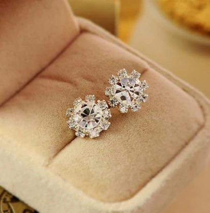 Female Ear Studs, Flower-Shaped Crystal Earrings Short Metal Eardrop