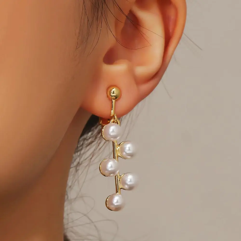 Women's Fashion Baroque Earrings Pearl Ear Clip