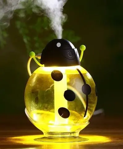 Cartoon Seven Star Ladybug Car Humidifier USB Spray Oxygen Rotary Humidifier With Night Light Yellow 82 * 82 * 117mm