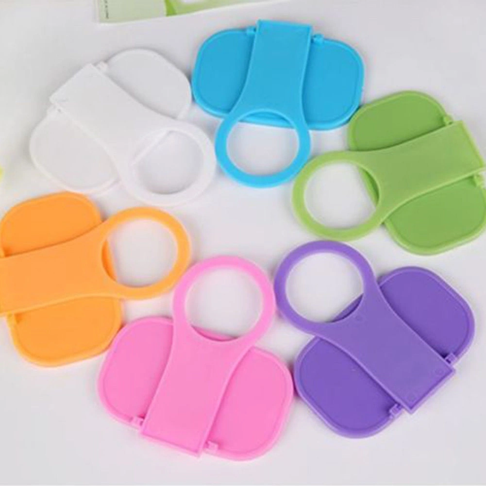 2pcs Foldable Mobile Phone Charging Wall Charger Rack Holder Plug Socket Hanger (Random Color)