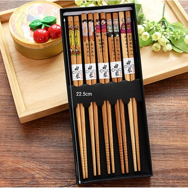 Japanese Style Bamboo Wood Chopsticks Table Dinner Sticks 5 Pairs Set Gift (Family portrait)