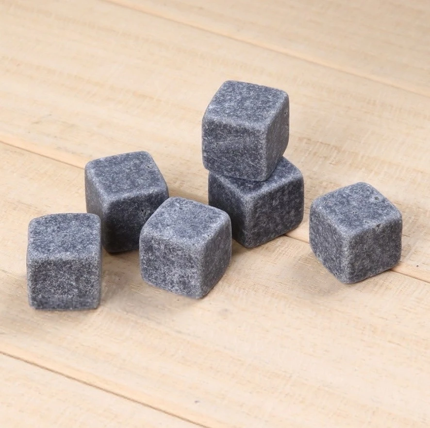 6pcs Whisky Stones Drinks Cooler Cubes Whiskey Rocks Granite Ice Stones（Black）