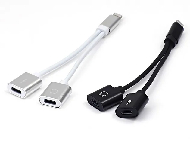 Earphone +Charging 2in1  mini double head splitter adapter cable iPhone （White wire-silver shel