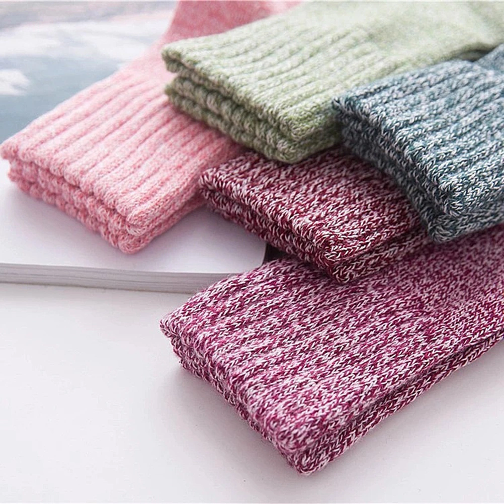Women's Vintage Style Fashion Warm Thick Cotton Socks Casual Winter Crew Socks (Dark Green)