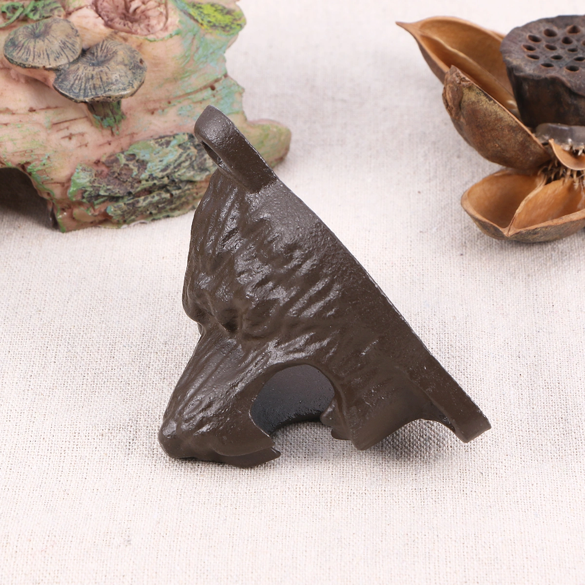 1Pcs Cast Iron Bear Head Shape Bottle Opener Wall-mounted Bottle Opener Soda Beer Wine Opener (Brown)
