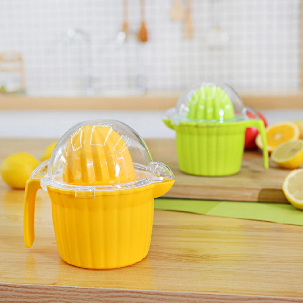 1pc Household Plastic Mini Manual Fruit Juicer Fruit Manual Squeezer Hand Juice Extractor Kitchen Gadget (Random Color)