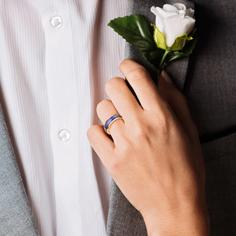 1Pc Fashion Ring Finger Ornaments Temperature-changing Couple Ring Size 7 (Golden)