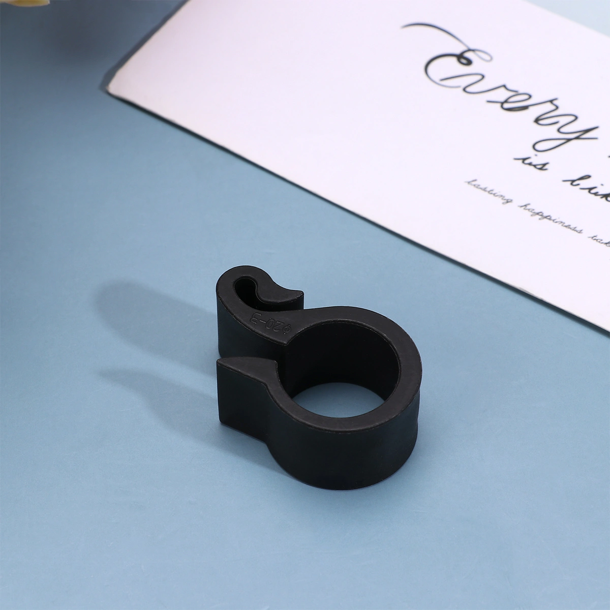 50Pcs Garden PE Pipe Hook Connection Fastening Clips Drip Tube Fastener Irrigation System Hose Tightening Buckles (20 Tube Hook, Black)