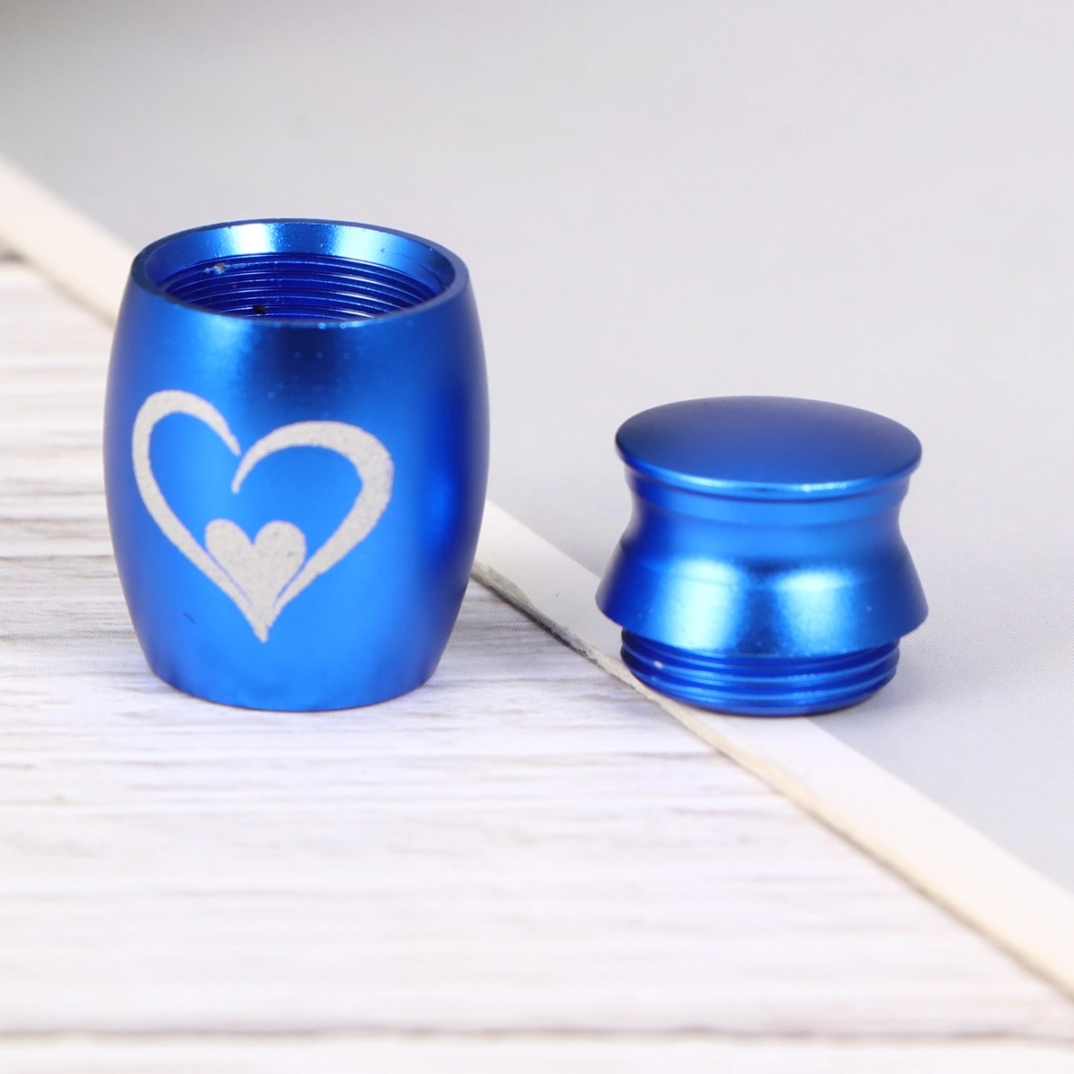 Pet Stainless Steel Cinerary Funerary Urn Jar Heart Printed Urn Container with Opening Screw Lid (Blue)