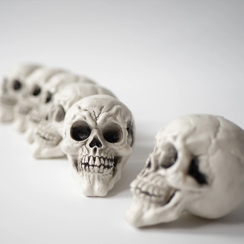 1 Set of DIY Skull Ornament Plastic Skull Ornament Plastic Skull Ornaments Small Skulls for Halloween