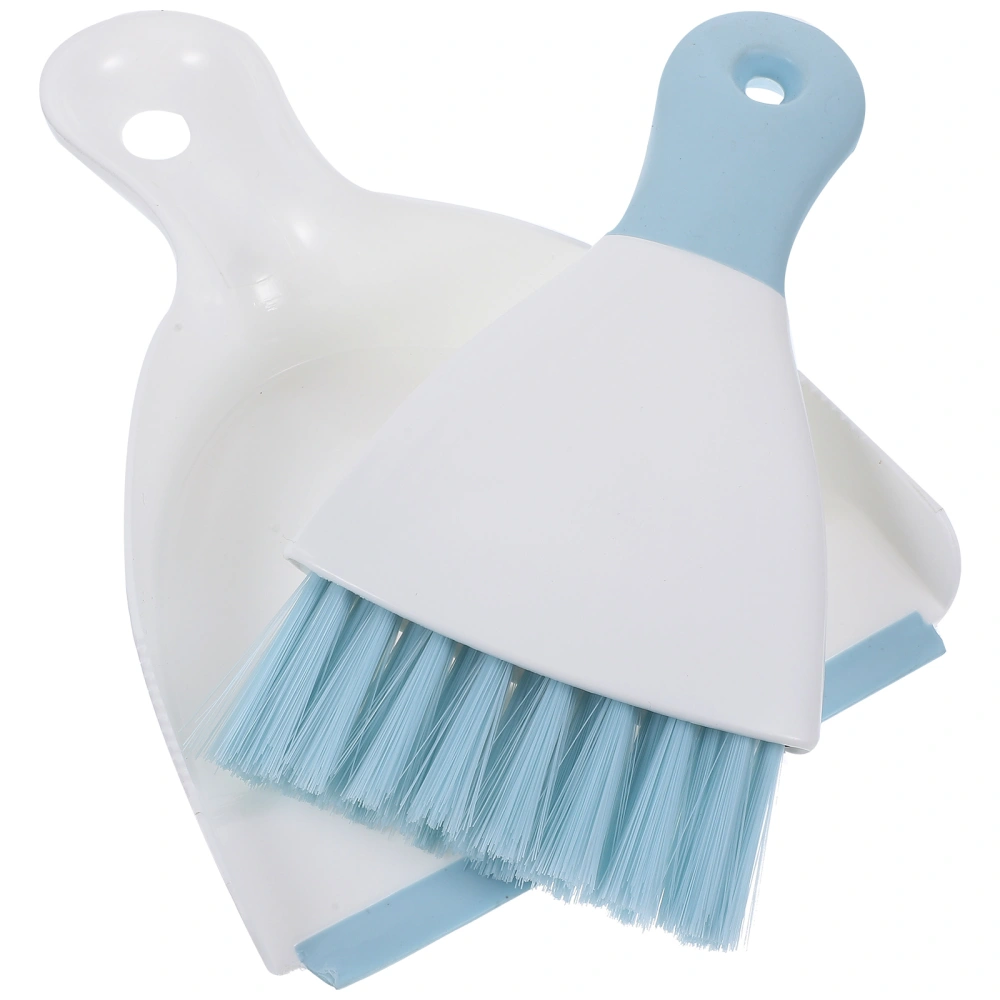 Practical Plastic Mini Broom and Dustpan Set for Desktop Pets Nest Cage Cleaning (Random Color)