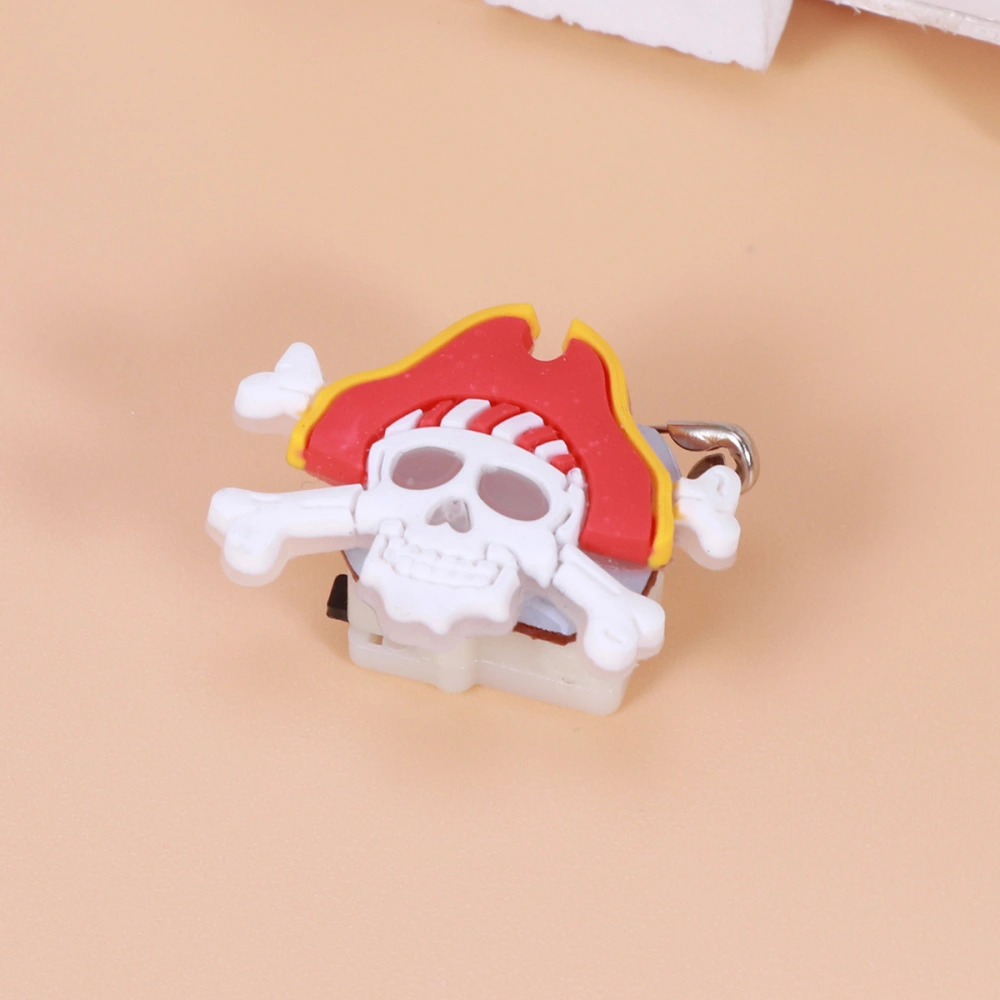 5PCS Halloween Flashing Brooch LED Brooch Kids Party Supplies Flashing Light Brooch (Pirate)