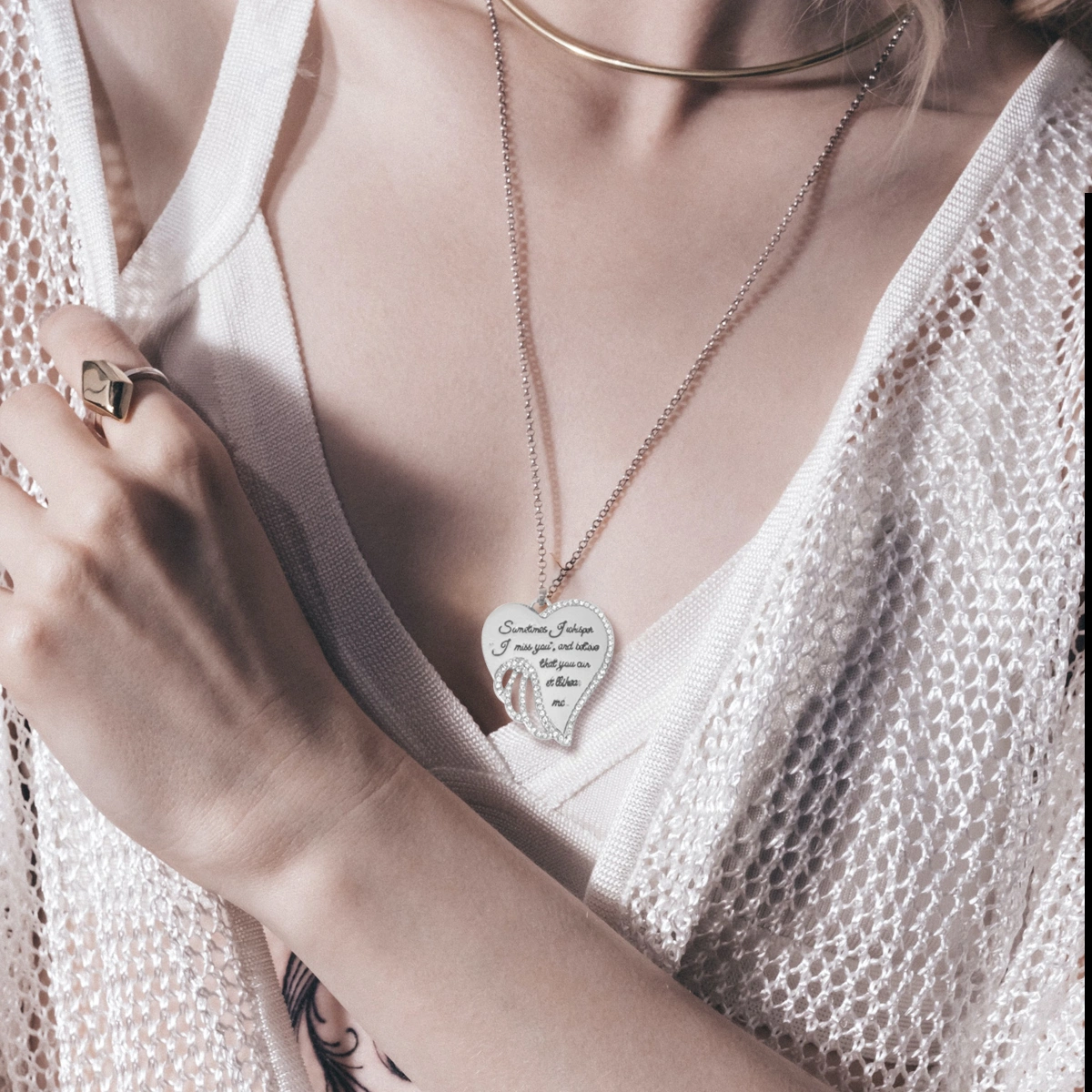 1Pc Angel Wings Pendant Necklace Rhinestone-embedde Heart-shaped Necklace