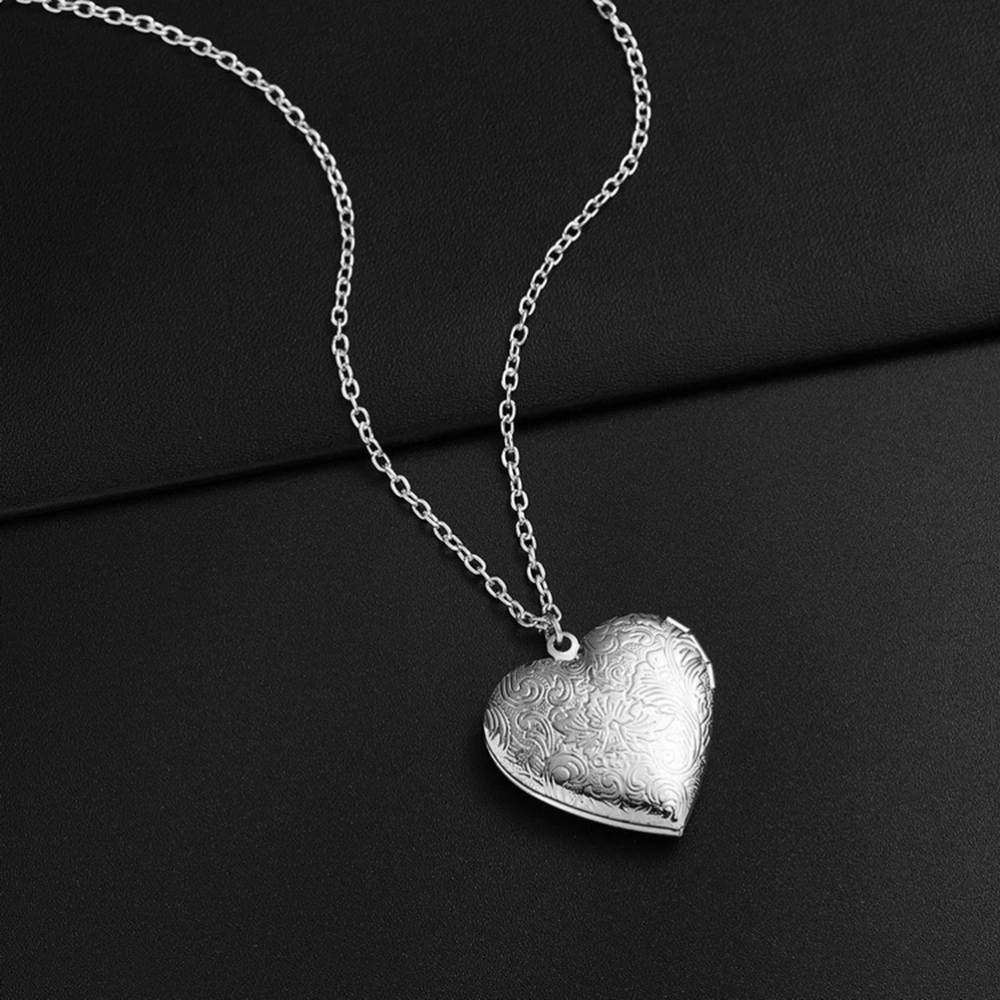 Creative Photo Frame Necklace Alloy Pendant Creative Heart Shape Necklace Jewelry Gift Ornaments without Photo Frame