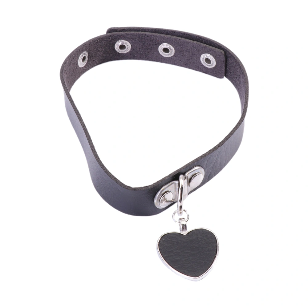 1PC Heart-shaped Pendant Necklace Stylish Leather Collar Choker Punk Heart-shaped Pendant Choker Necklace Delicate Choker Necklace for Women Lady Wearing Black