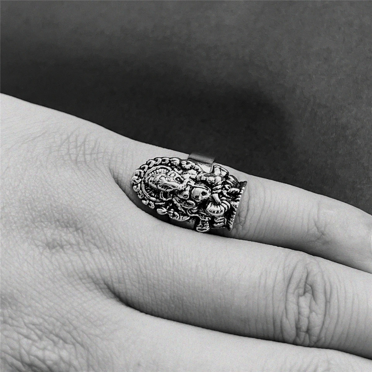 New Retro Insect Bat Love Personality Ring