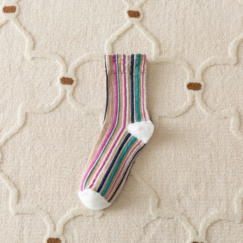 Autumn And Winter Vertical Stripes Retro Color Hem Tube Socks