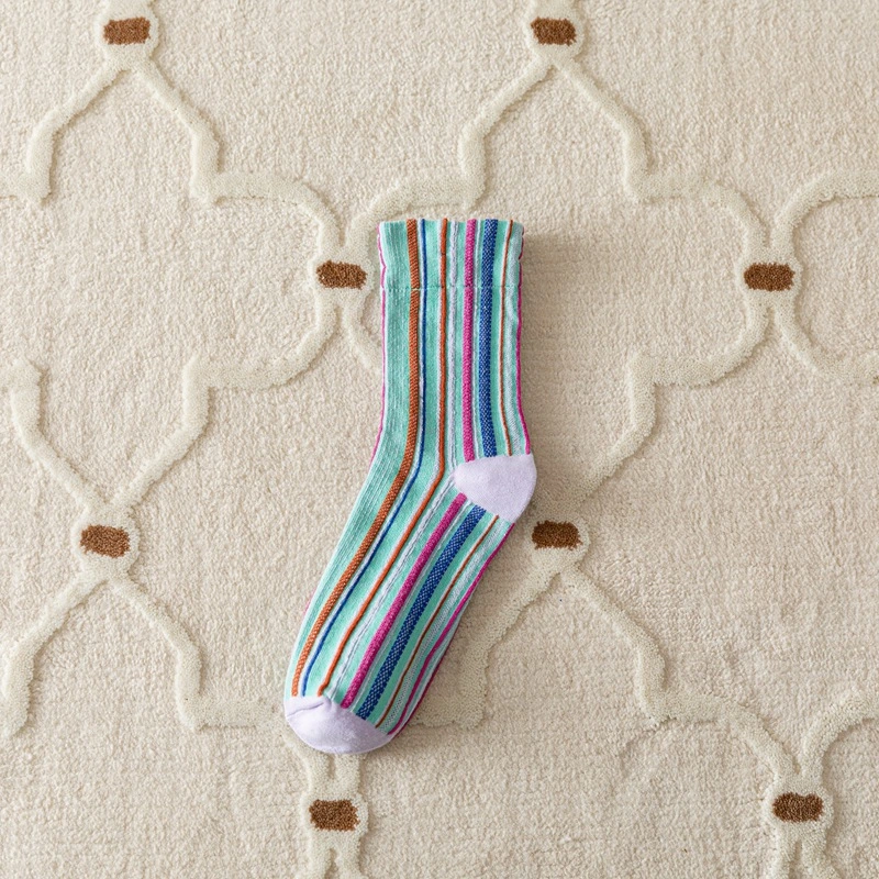 Autumn And Winter Vertical Stripes Retro Color Hem Tube Socks
