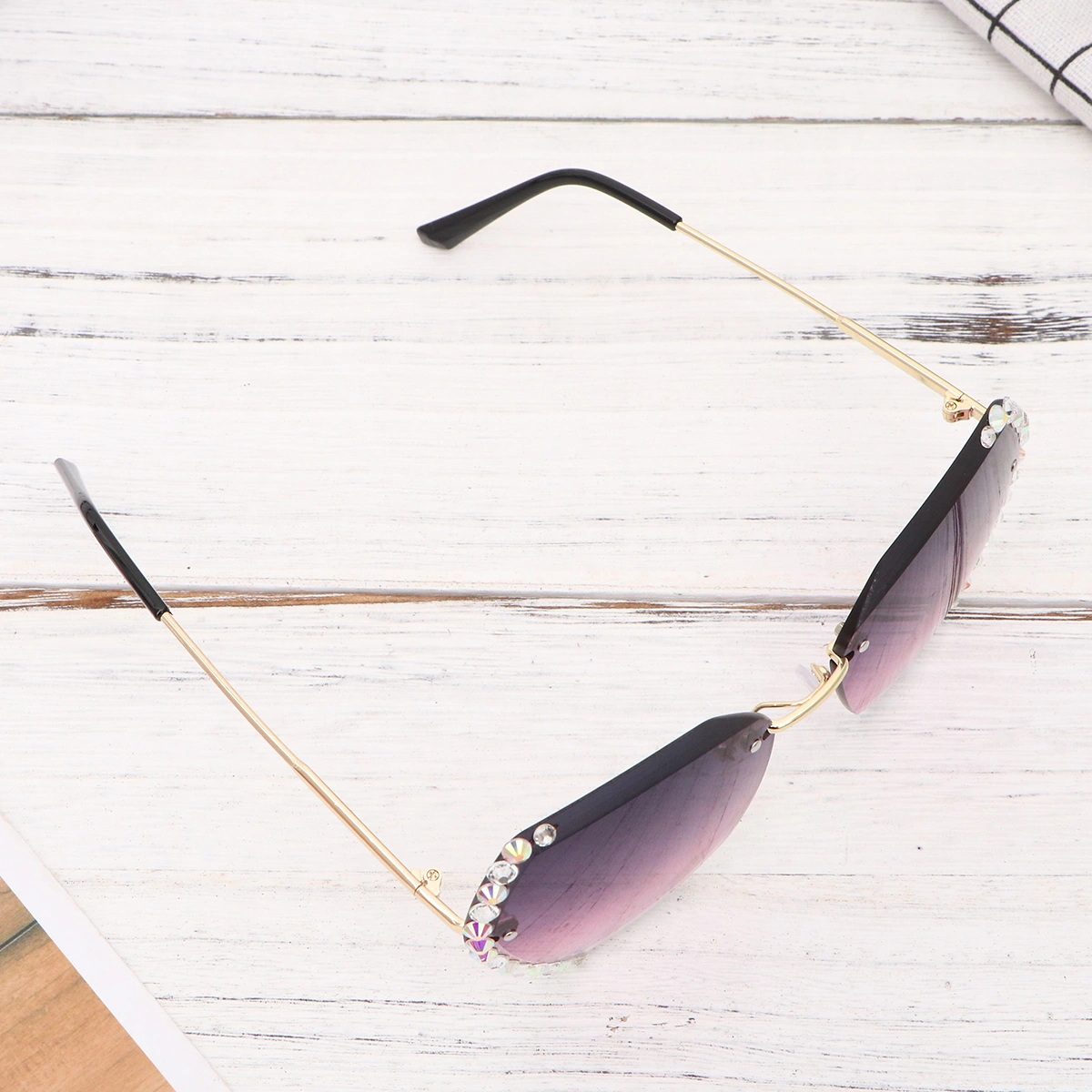 1Pc Fashion Sunglasses Crystal Party Glasses UV Protection Glasses Delicate Eyewear Accessories (Golden Blue Pink)