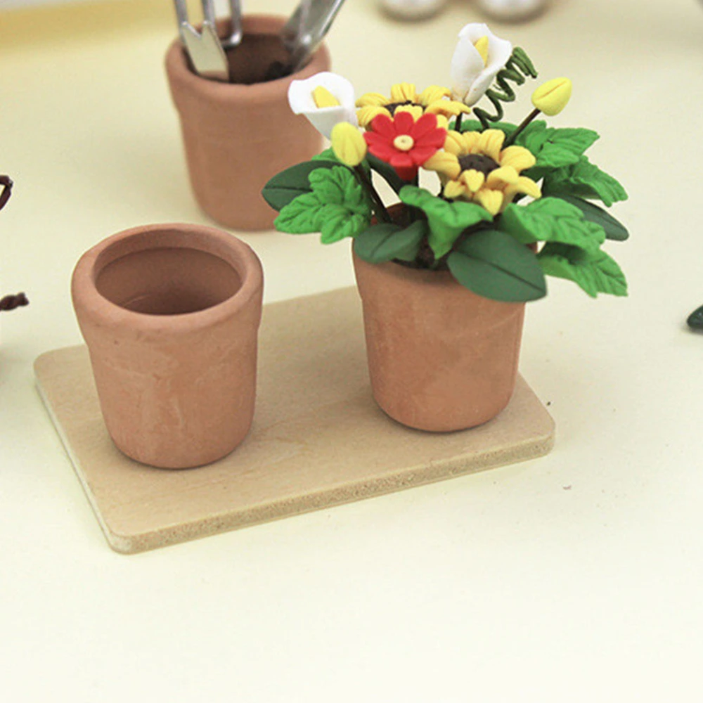 12Pcs Mini Flowerpot Figurine Mini House Adornment Lovely Planter Statue Desktop Decor