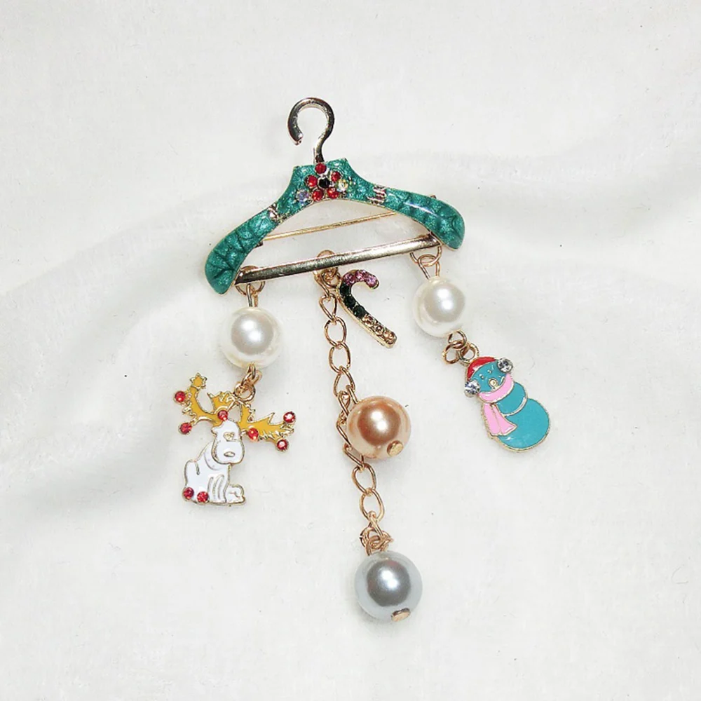 Christmas Brooch Hanger with Pearl Reindeer Snowman Cane Pendant Breastpin Jewelry for Decoration Party