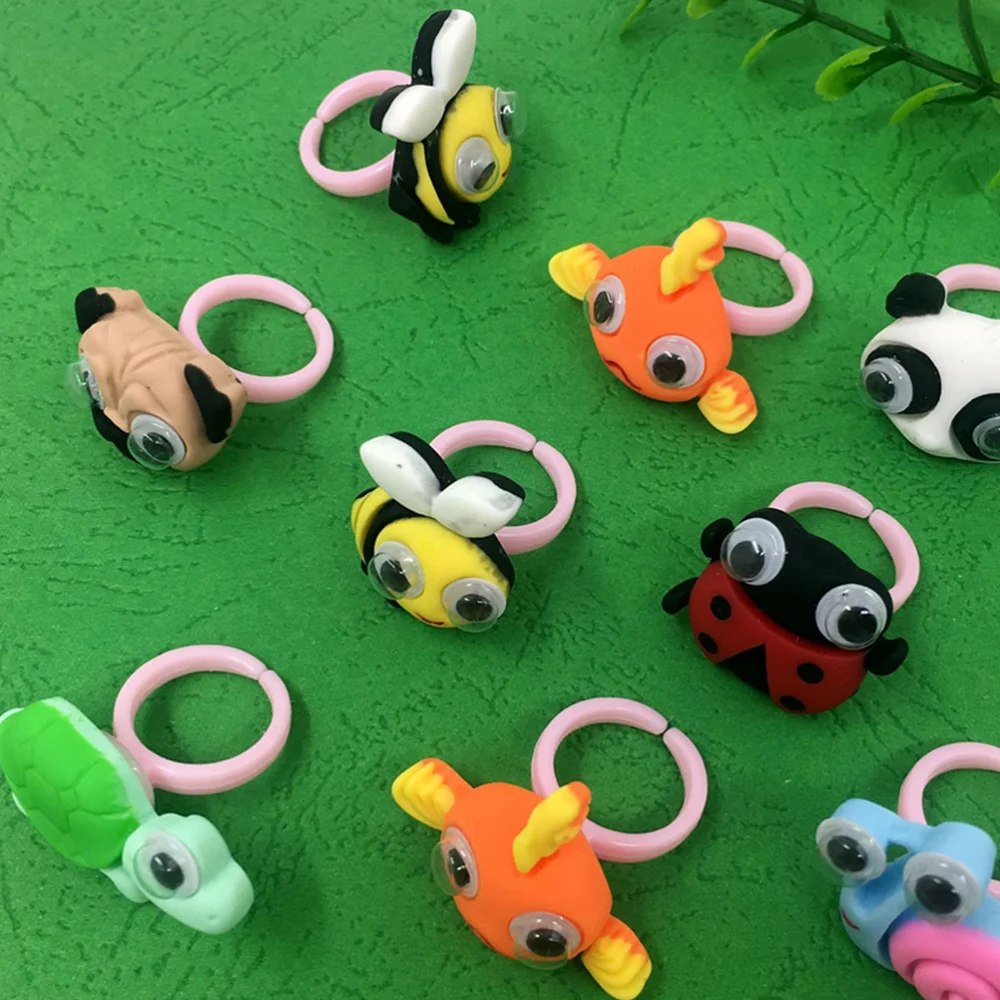 12pcs Cartoon Rings Simulated Animals Shaped Rings Resin Finger Rings Crafts 3D Rings Eyes Moving Finger Props Toys for Kids (Random Pattern)