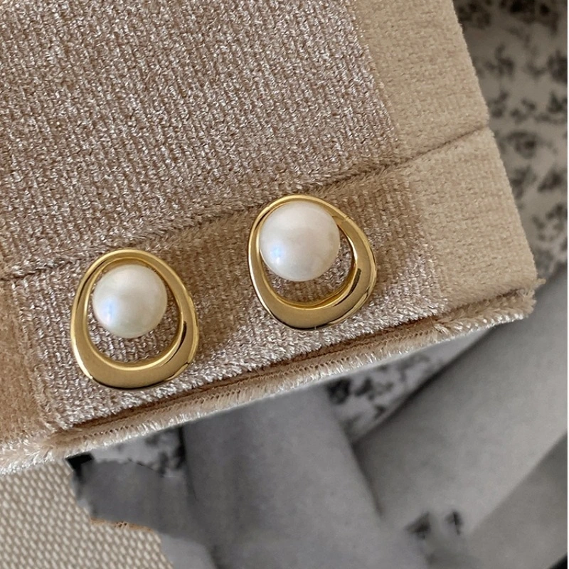 Pearl Geometric Ear Studs Light Luxury High-grade Earrings