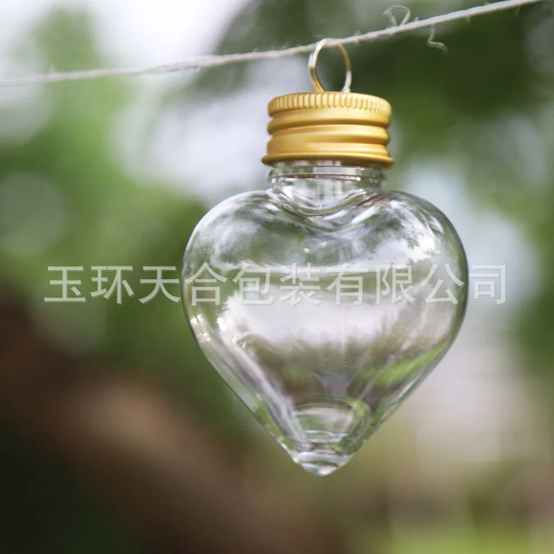 10pcs Christmas Juice Containers Beverage Bottles Xmas Heart Shaped Candy Bottles Hanging Pendant